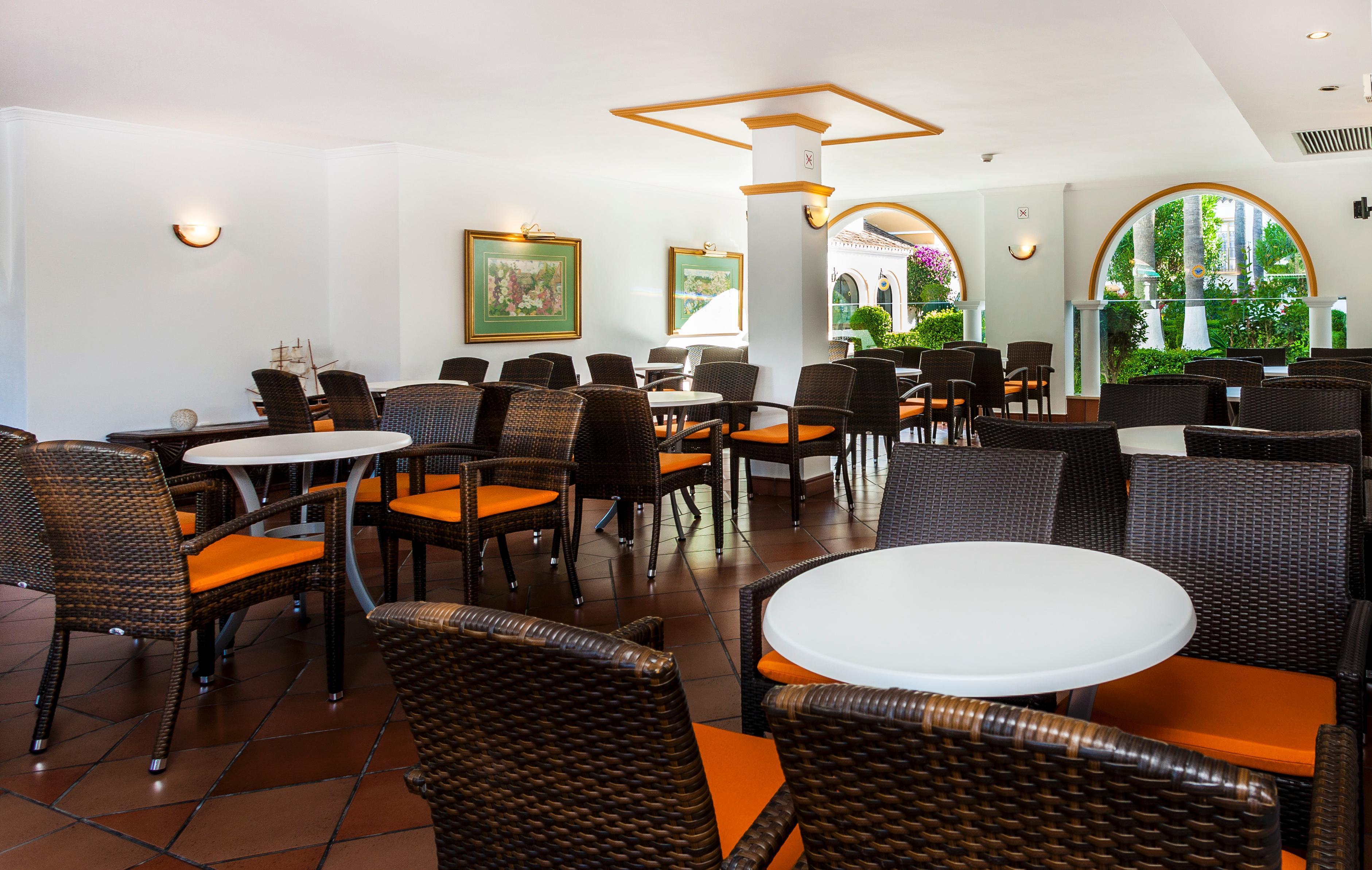 Globales Cortijo Blanco Hotel Marbella Bagian luar foto