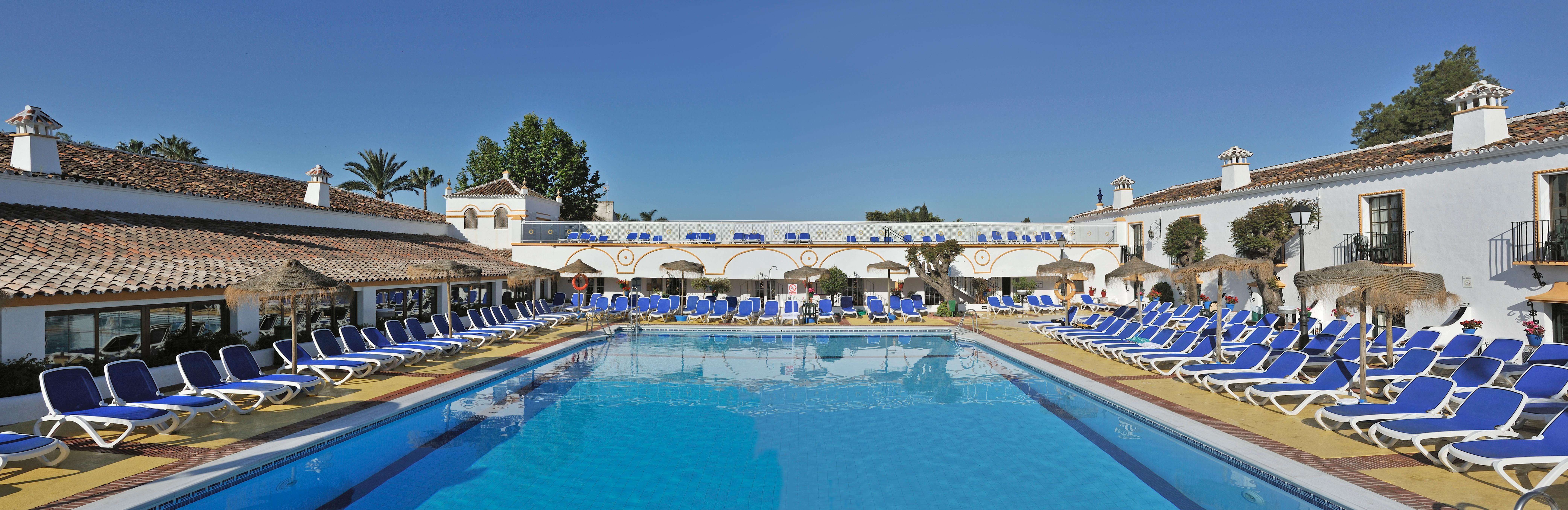 Globales Cortijo Blanco Hotel Marbella Bagian luar foto